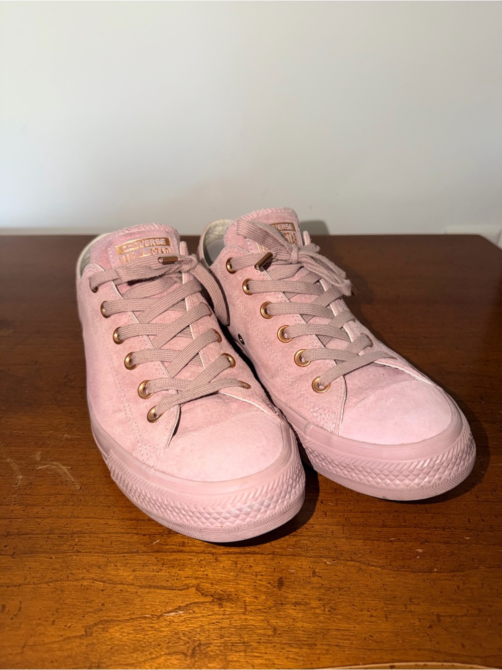 Converse Chuck Taylor All Star Low Top Sneakers - Pink suede
